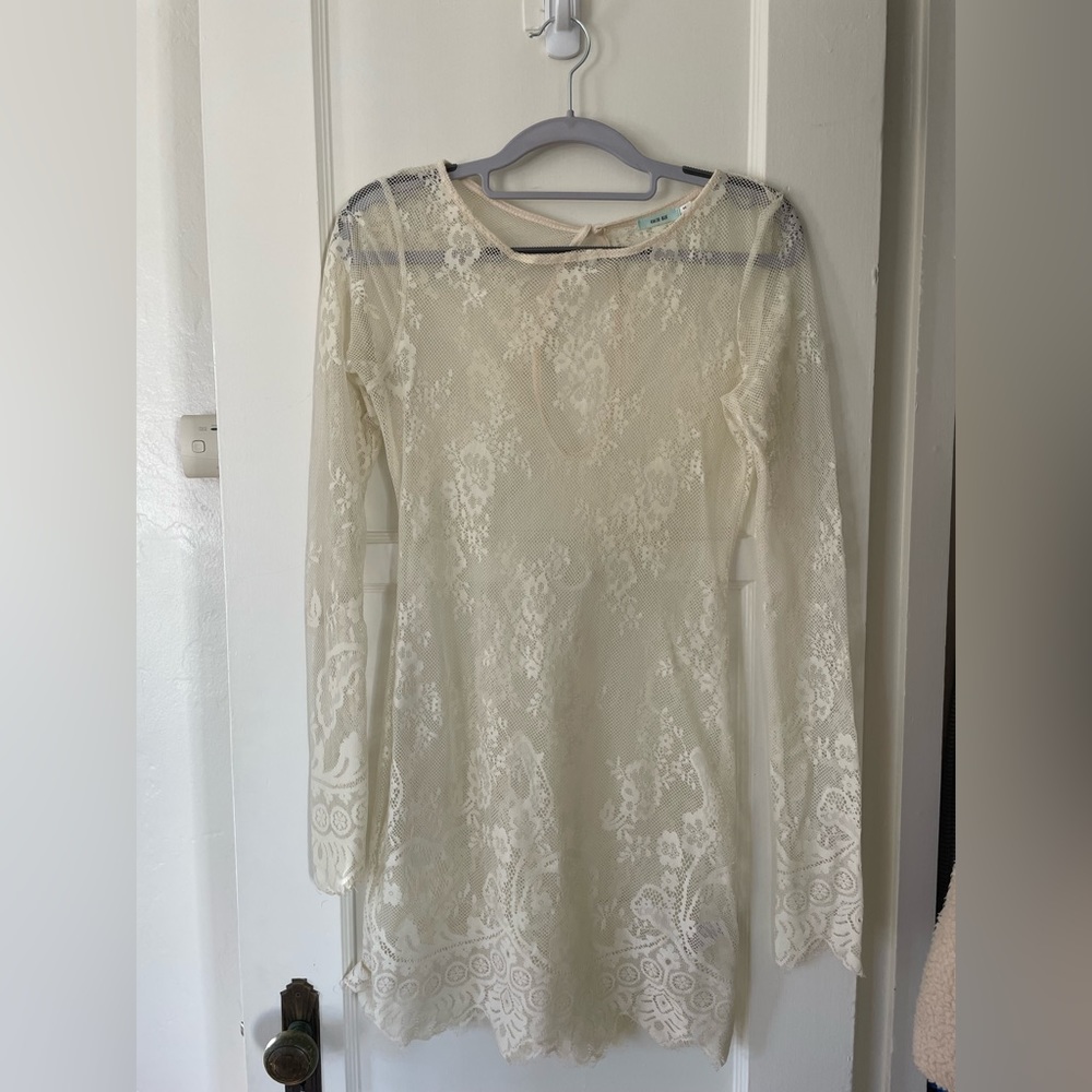 Sheer long sleeve cream lacey dress XS